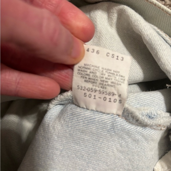 TO DIE FOR-Vintage 501 Button-Fly Levi’s-tagged 27”, fits modern 25”-80s! - Picture 11 of 16